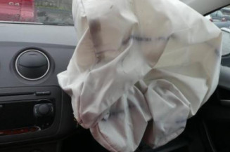 Aile avant gauche SEAT IBIZA 4