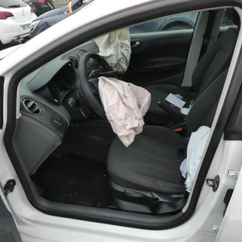 Aile avant gauche SEAT IBIZA 4 Photo n°8