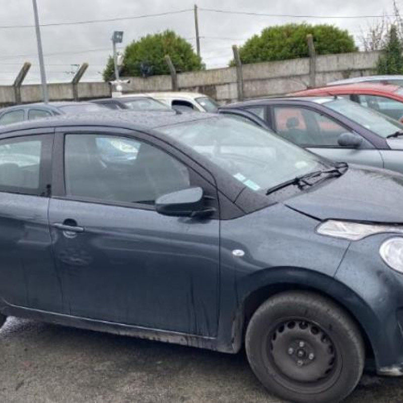 Pare boue arriere droit CITROEN C1 2 Photo n°19