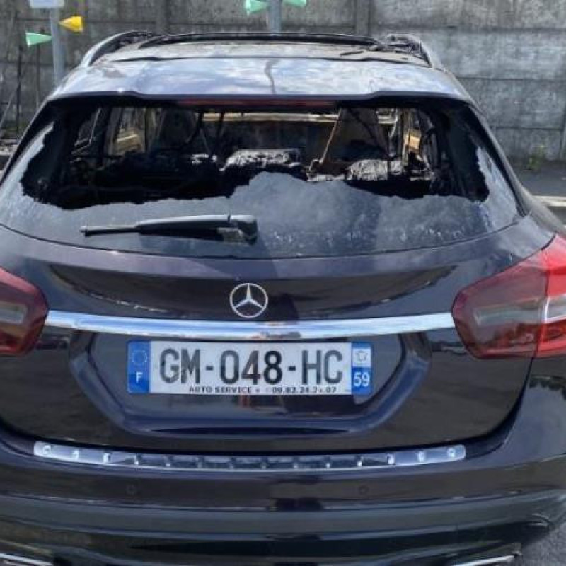 Pare boue arriere gauche MERCEDES CLASSE GLA 156 Photo n°15