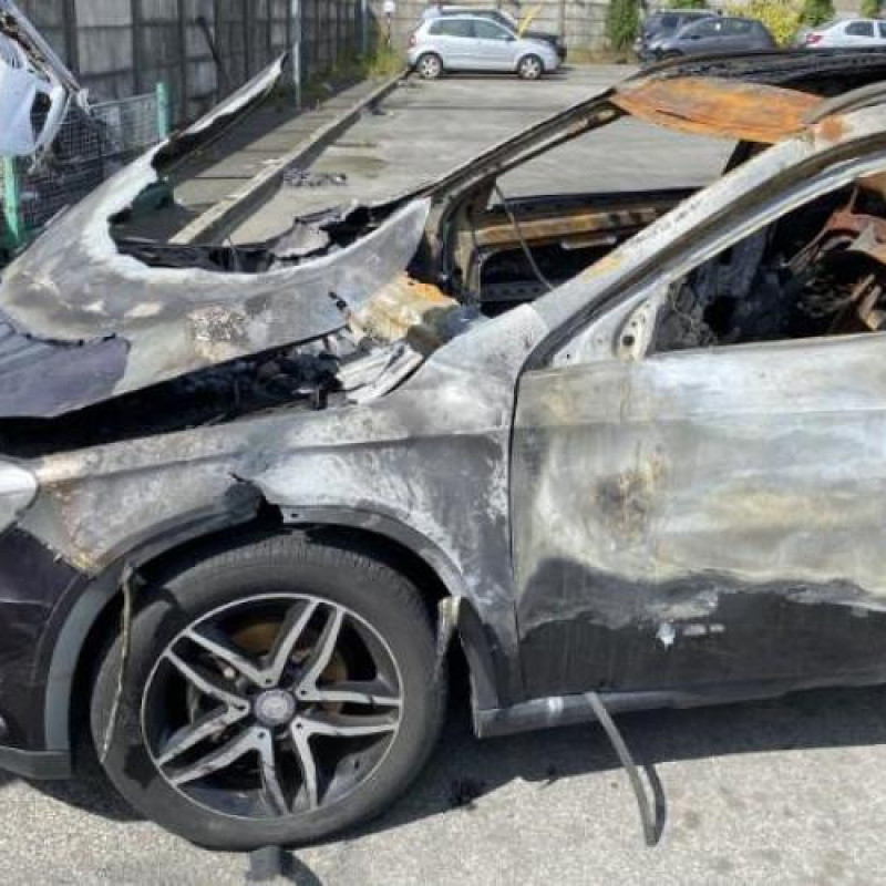 Pare boue arriere gauche MERCEDES CLASSE GLA 156 Photo n°18