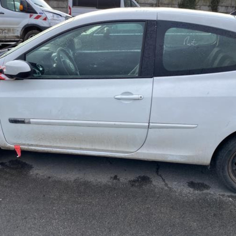 Moteur RENAULT CLIO 3 Photo n°6