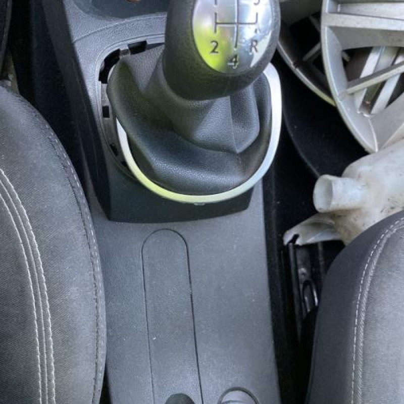 Moteur RENAULT CLIO 3 Photo n°17