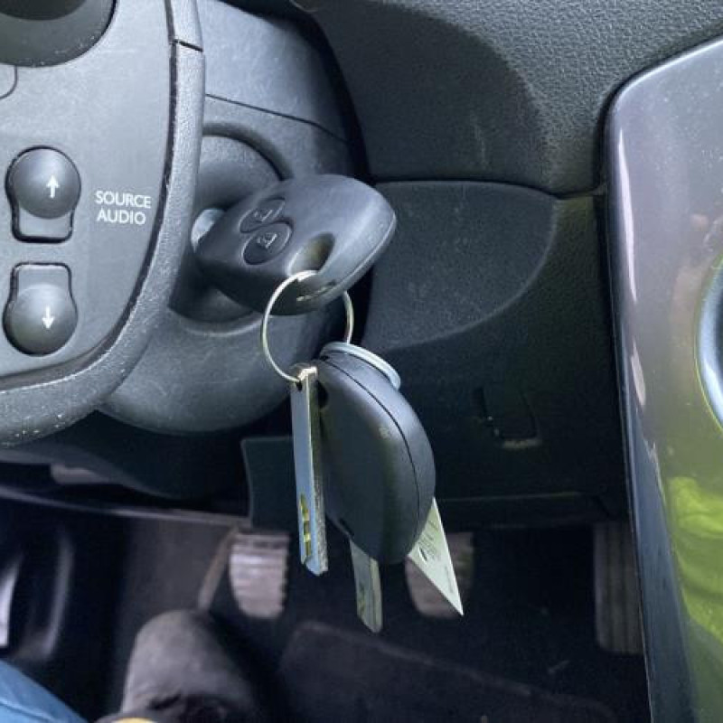 Moteur RENAULT CLIO 3 Photo n°18