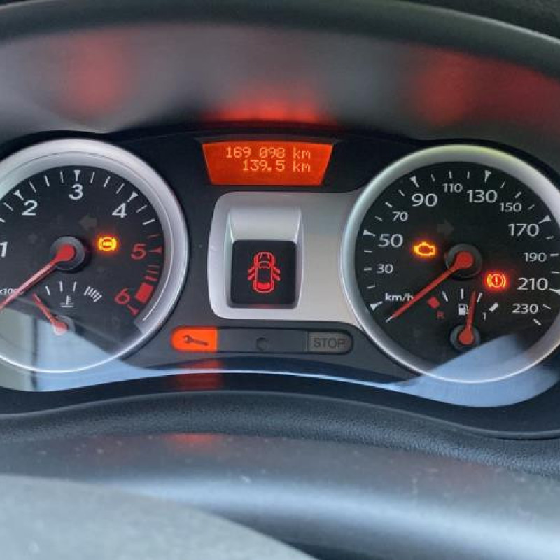 Moteur RENAULT CLIO 3 Photo n°20