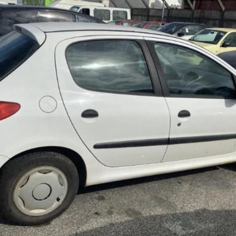 Moteur PEUGEOT 206 Photo n°8