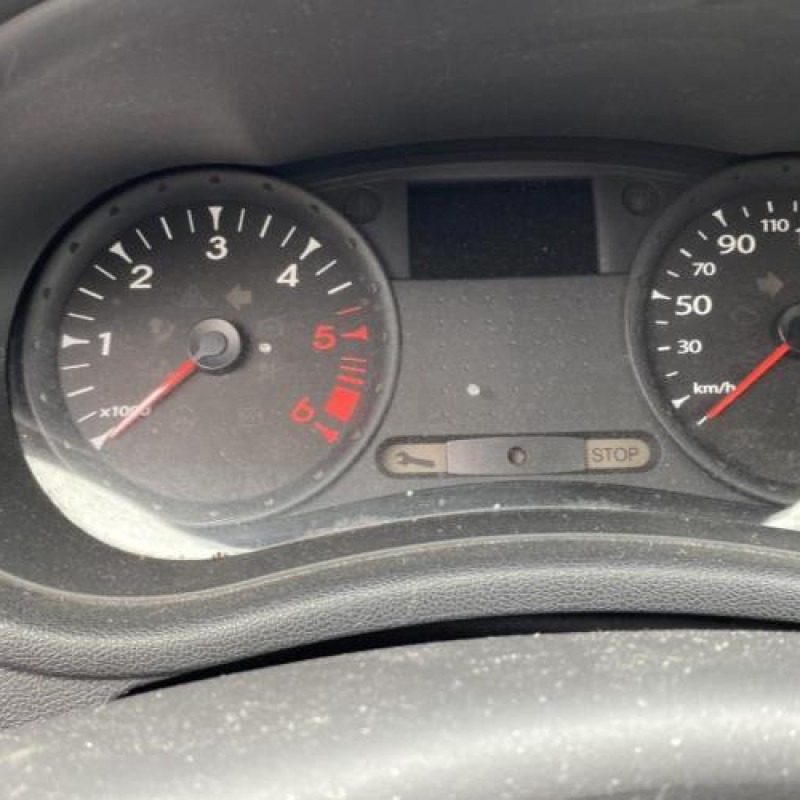 Moteur RENAULT CLIO 3 Photo n°8
