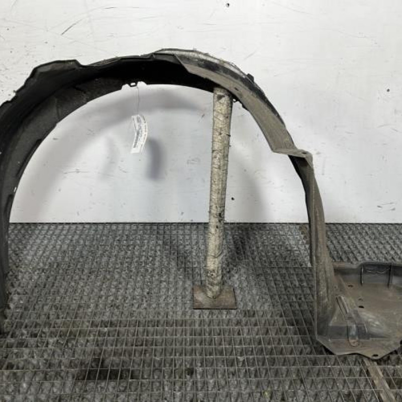 Pare boue avant gauche TOYOTA VERSO Photo n°3