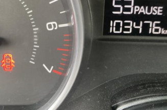 Vitre avant gauche PEUGEOT 2008 1