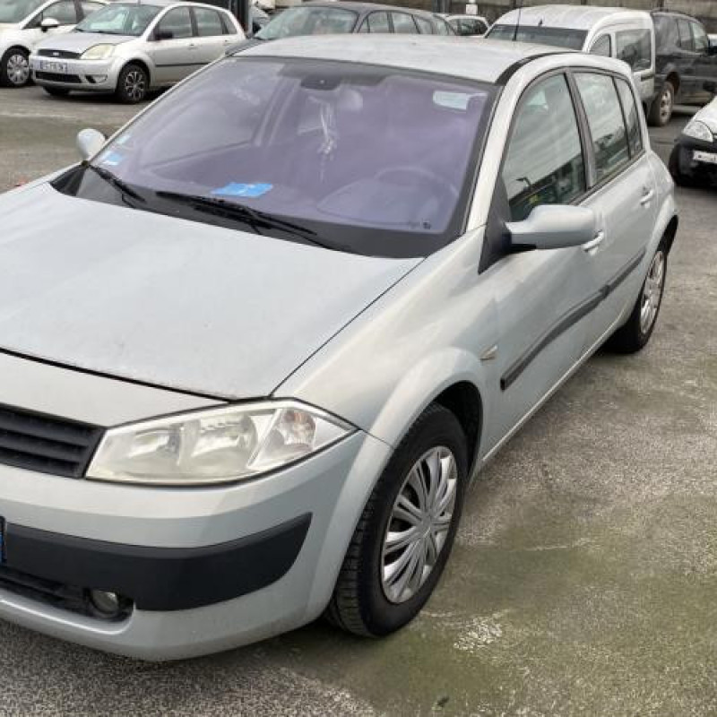 Pare boue avant gauche RENAULT MEGANE 2 Photo n°3