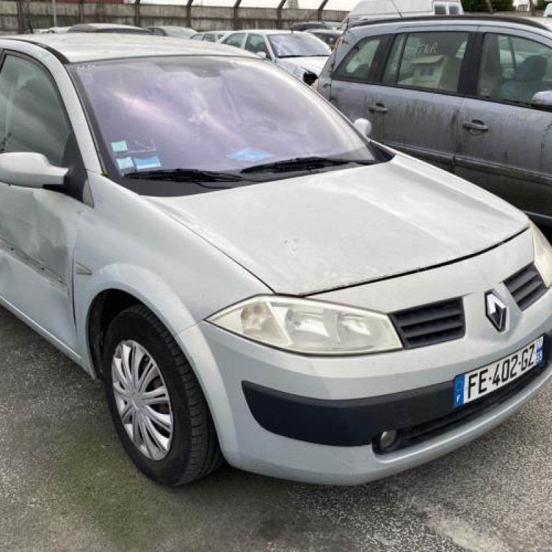 Pare boue avant gauche RENAULT MEGANE 2 Photo n°4