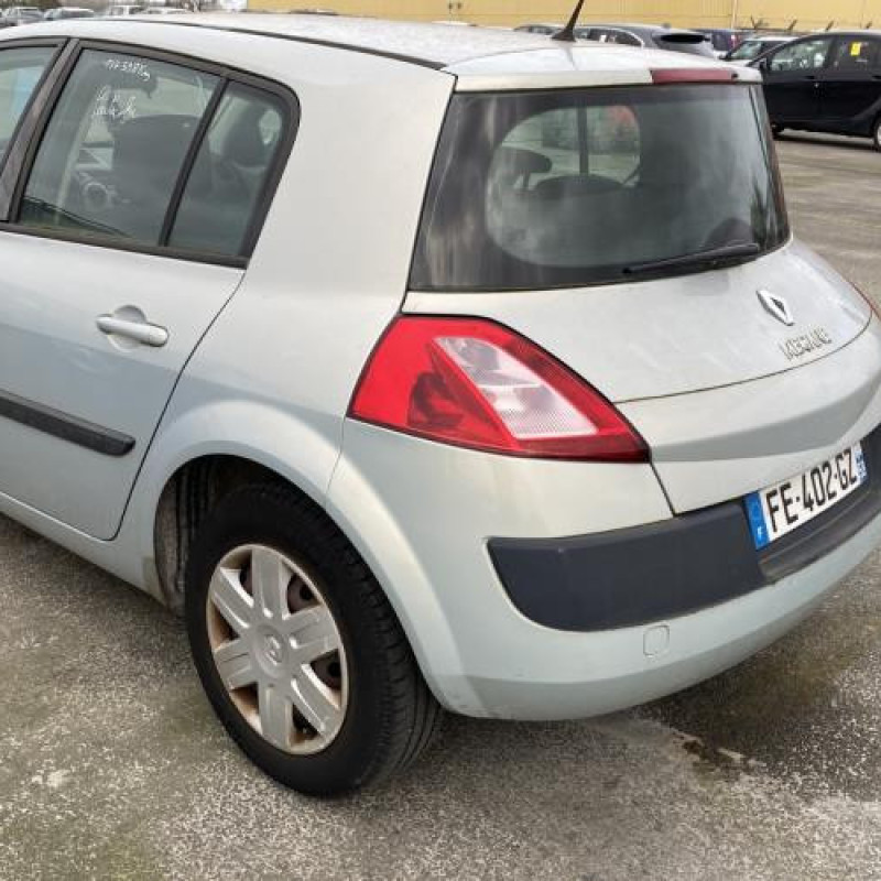 Pare boue avant gauche RENAULT MEGANE 2 Photo n°6