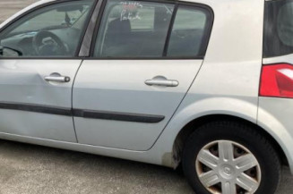 Pare boue avant gauche RENAULT MEGANE 2