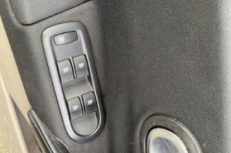 Pare boue avant gauche RENAULT MEGANE 2