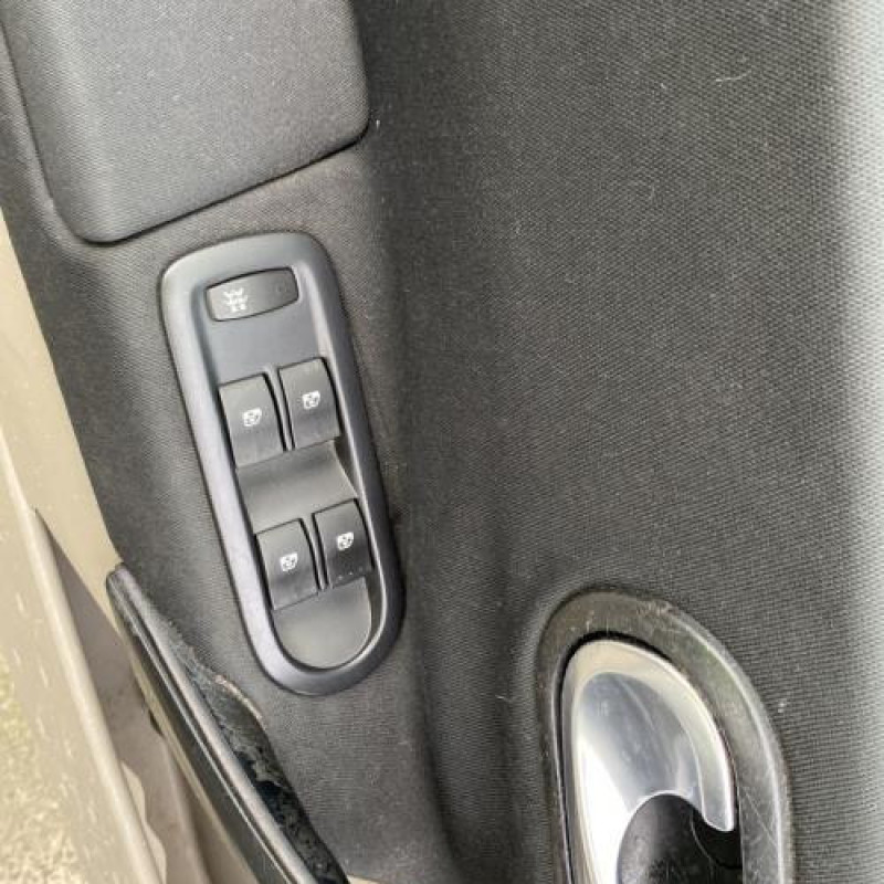 Pare boue avant gauche RENAULT MEGANE 2 Photo n°12