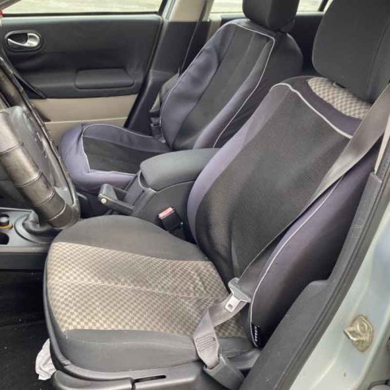 Pare boue avant gauche RENAULT MEGANE 2 Photo n°13