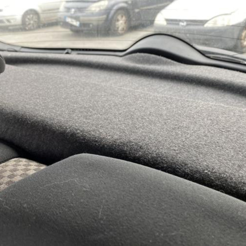 Pare boue avant gauche RENAULT MEGANE 2 Photo n°15