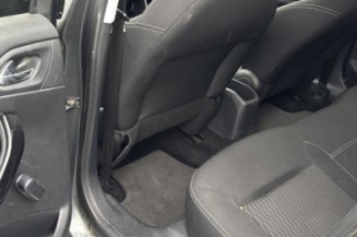 Bras essuie glace arriere PEUGEOT 208 1