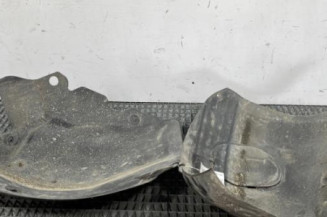 Pare boue avant gauche RENAULT MEGANE 2 Photo n°1