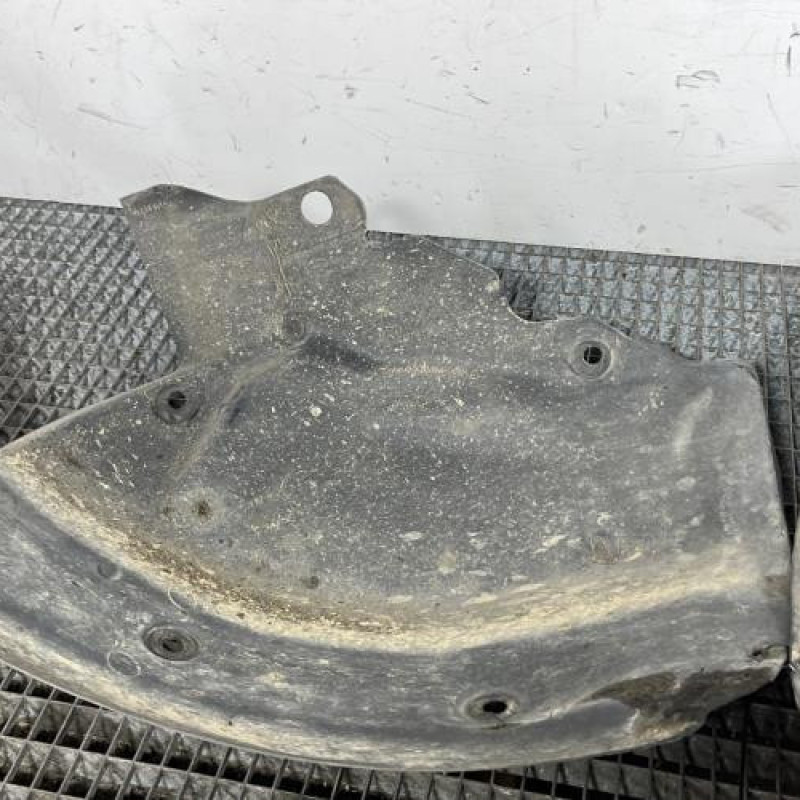 Pare boue avant gauche RENAULT MEGANE 2 Photo n°3