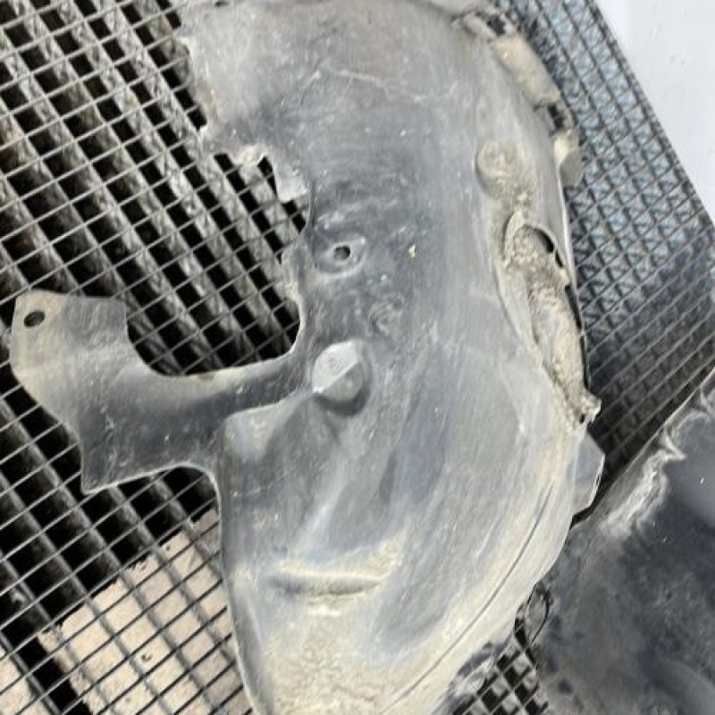 Pare boue avant gauche RENAULT MEGANE 2 Photo n°5