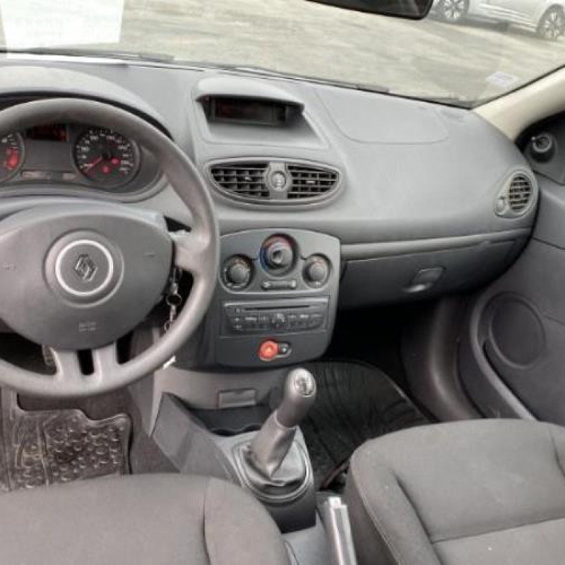Plage arriere RENAULT CLIO 3 Photo n°11
