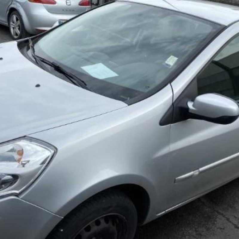 Plage arriere RENAULT CLIO 3 Photo n°14