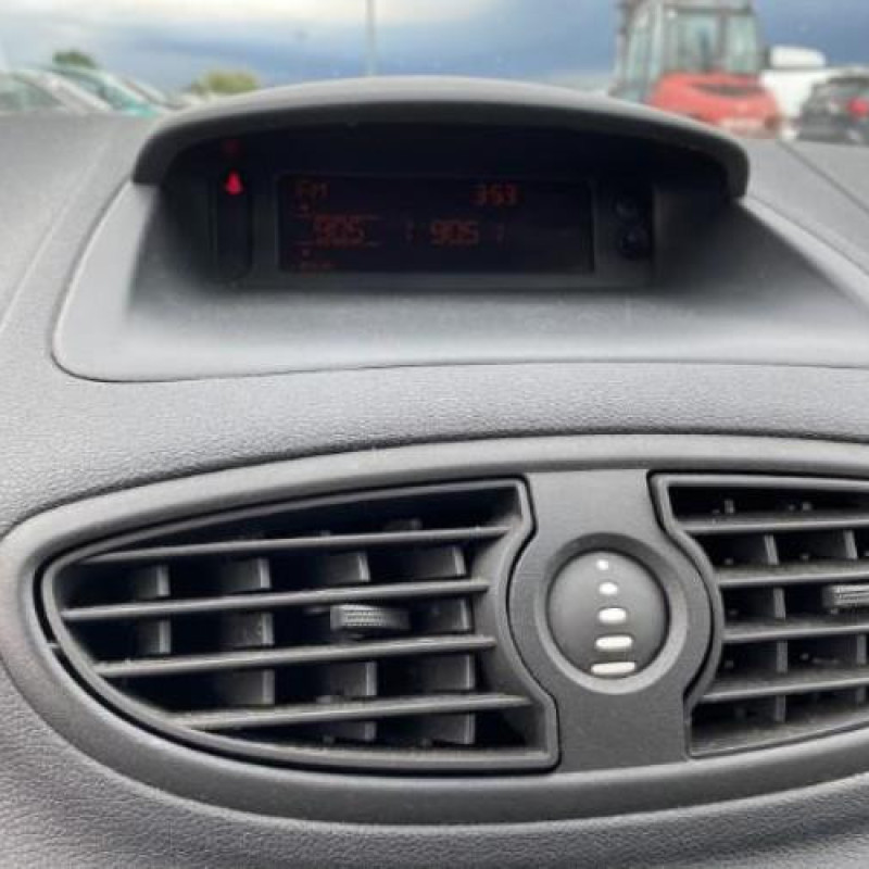 Plage arriere RENAULT CLIO 3 Photo n°20