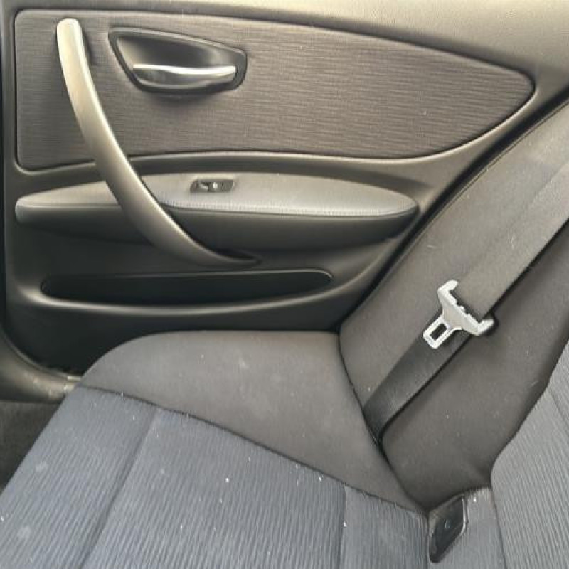 Poignee interieur arriere droit BMW SERIE 1 E87 Photo n°17