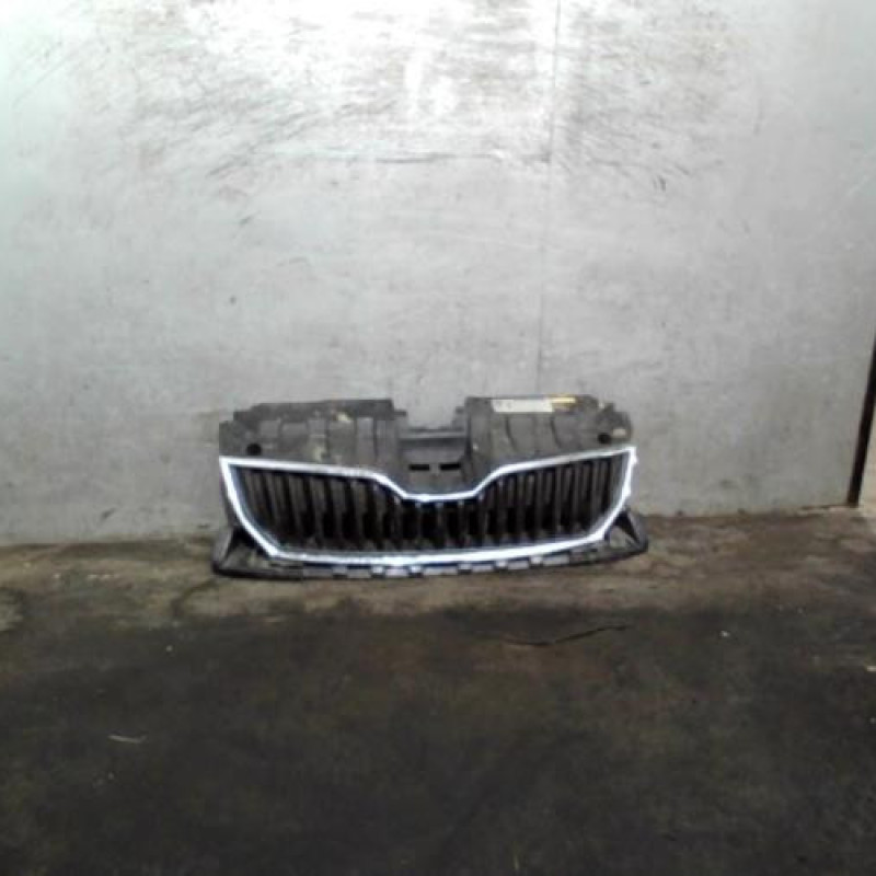 Calandre SKODA FABIA 3 Photo n°1