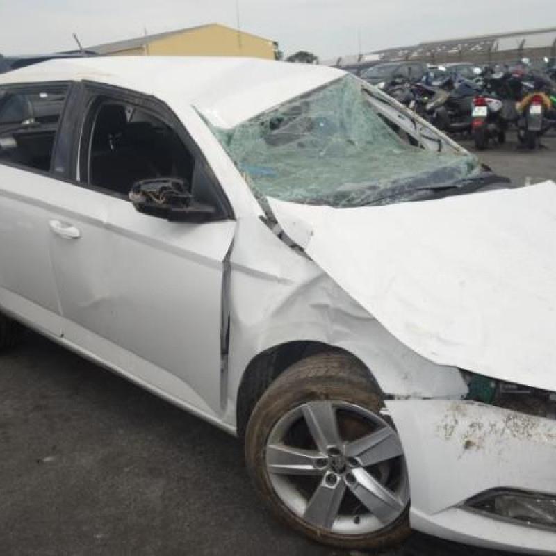 Calandre SKODA FABIA 3 Photo n°3