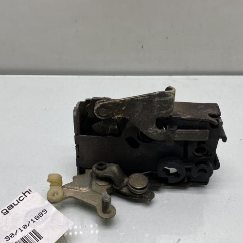 Serrure arriere gauche PEUGEOT 405 Photo n°2