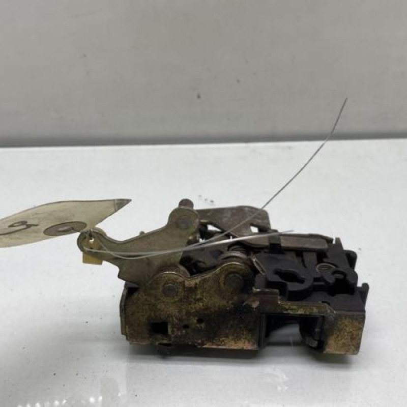 Serrure arriere gauche PEUGEOT 405 Photo n°3