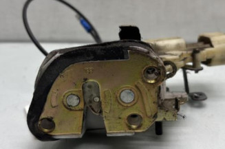 Serrure arriere droit TOYOTA YARIS 1 Photo n°1