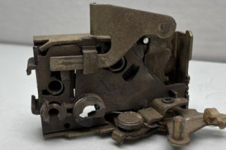 Serrure arriere droit PEUGEOT 106