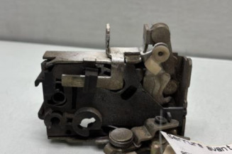 Serrure avant droit PEUGEOT 106