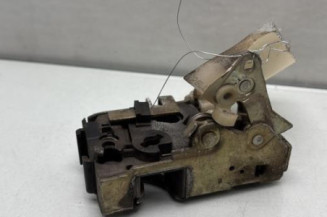 Serrure avant droit PEUGEOT 106