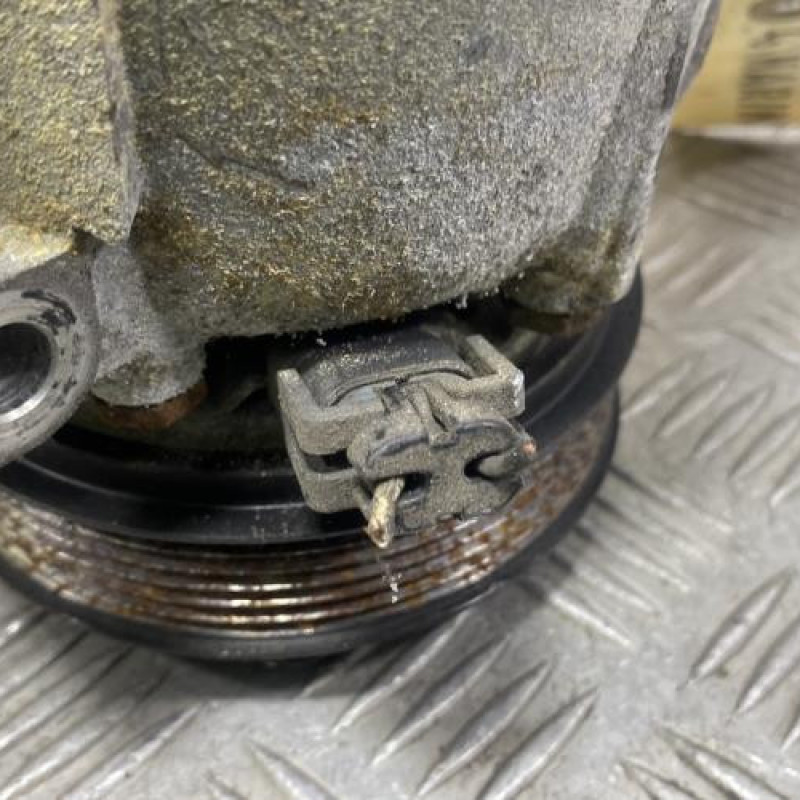 Compresseur clim RENAULT SCENIC 1 Photo n°2