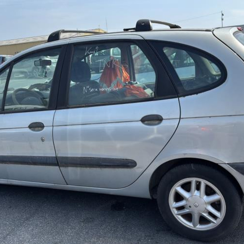 Compresseur clim RENAULT SCENIC 1 Photo n°11