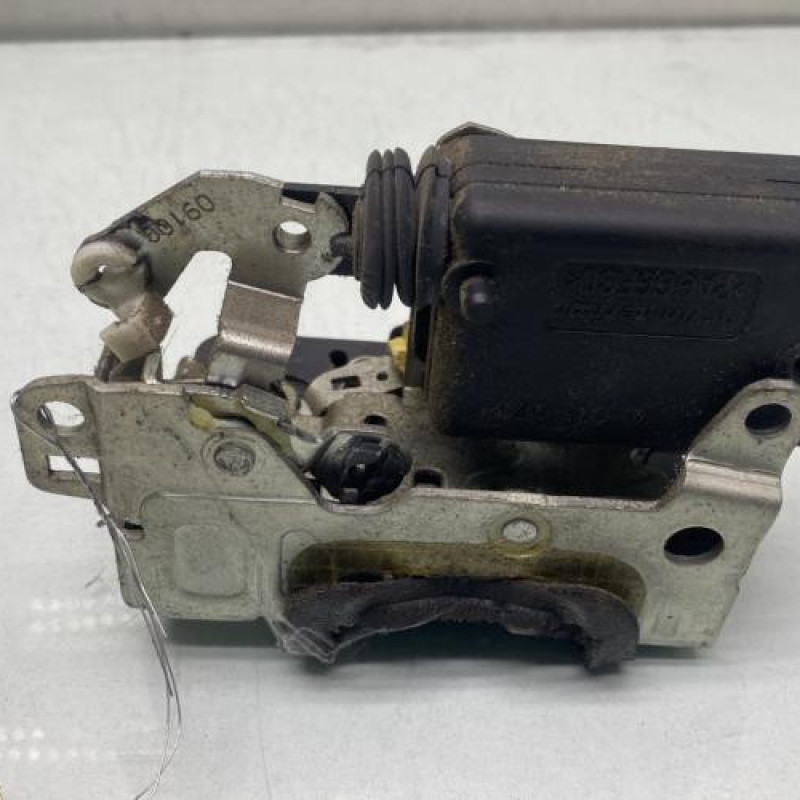 Serrure arriere gauche DACIA DUSTER 1 Photo n°2