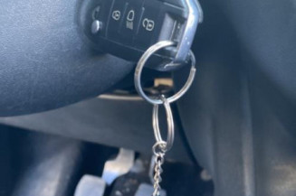 Moteur essuie glace arriere PEUGEOT 208 1
