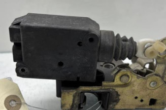 Serrure avant droit PEUGEOT 405
