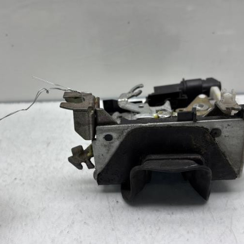 Serrure avant droit AUDI A3 1 Photo n°3