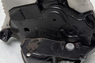 Serrure avant droit TOYOTA YARIS 2