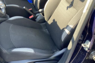 Vitre avant gauche PEUGEOT 208 1