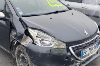 Vitre avant gauche PEUGEOT 208 1