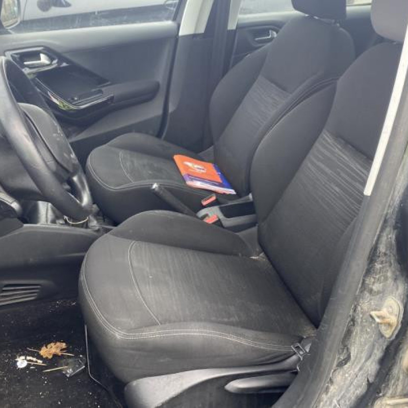 Poignee interieur arriere droit PEUGEOT 208 1 Photo n°12