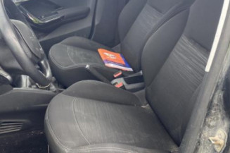 Serrure arriere droit PEUGEOT 208 1