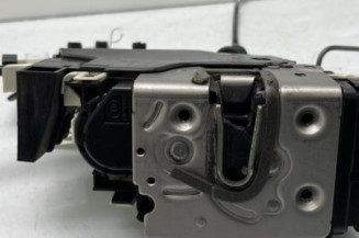 Serrure avant droit MERCEDES CLASSE C 204