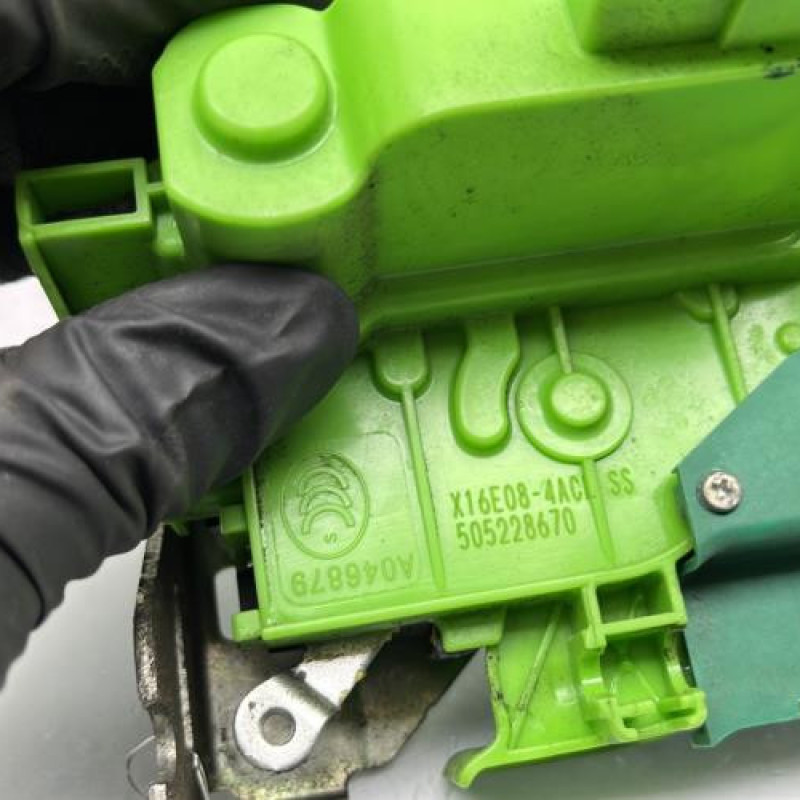 Serrure avant gauche ALFA ROMEO GIULIETTA 2 Photo n°4